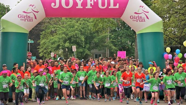 Watch Girls On The Run_2017 Online