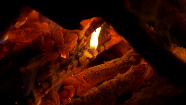 Watch Campfire - The most amazing closeup ever Online