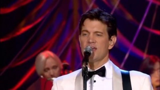 Watch Chris Isaak - Christmas: A Soundstage Special Event Online