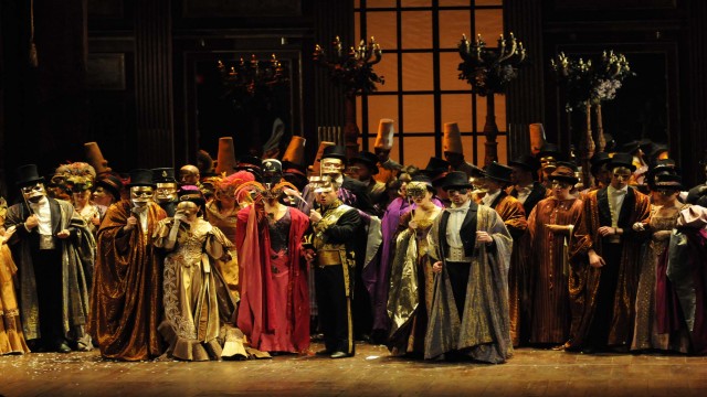 Watch Giuseppe Verdi - Un Ballo in Maschera Act I Online