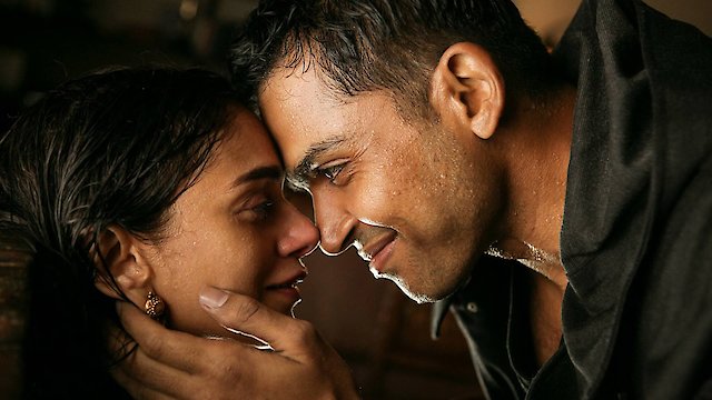 Watch Kaatru Veliyidai Online