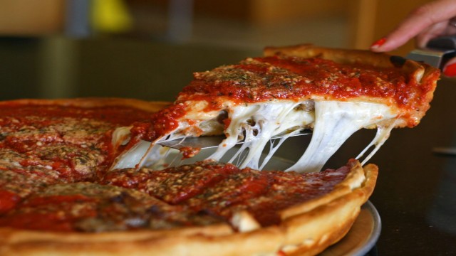 Watch Chicago Pizza Battle: What's The Best Deep Dish In America? Online
