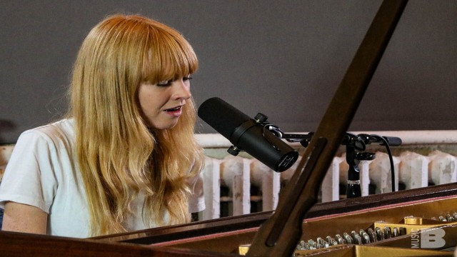 Watch A Baeble NEXT Session With Lucy Rose Online