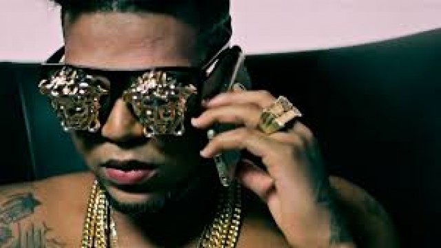 Watch El Mayor Clasico - Versace Online