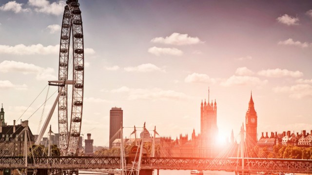 Watch 10 London Must See Sights. Things to see and do Online