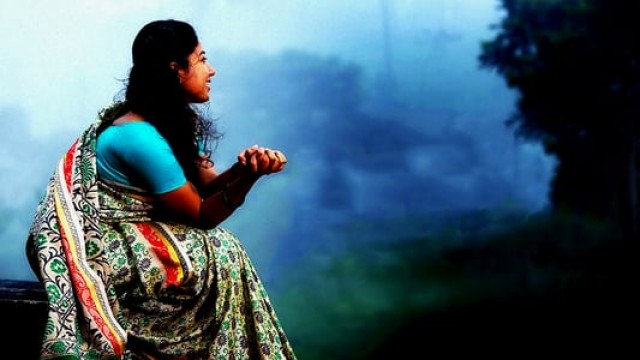 Watch Kaaliyan Online