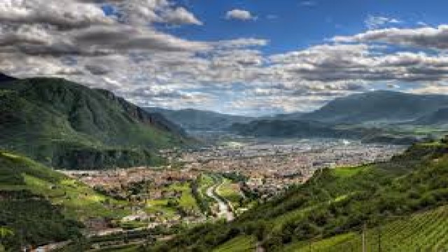 Watch Exploring the Extraordinary Strada Delle Dolomiti Online