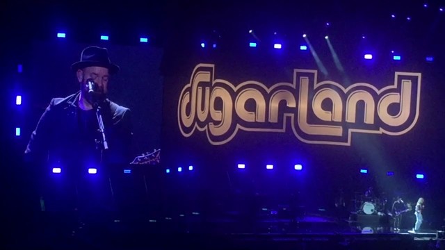Watch Sugarland - Incredible Machine Online