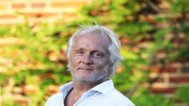 Watch Yin & Yang Yoga Online