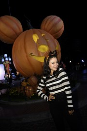 Decorating Disney: Halloween Magic poster