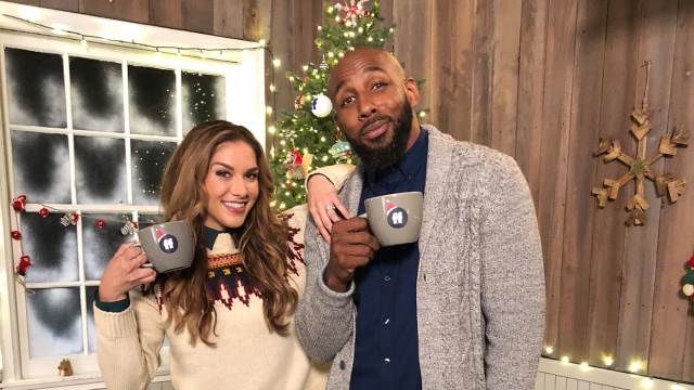 Watch Pop Up Santa Holiday Special Online