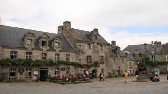Watch Global Treasures - LOCRONAN - Lokorn Bretagne, France Online