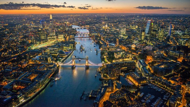 Watch Globe Trekker: London Online