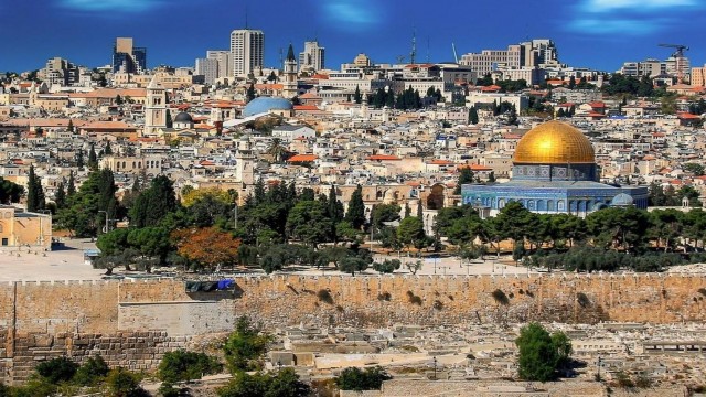 Watch Globe Trekker - Holy Lands: Israel Online