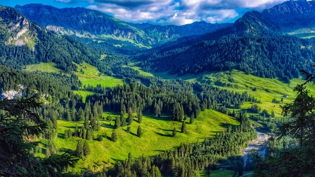 Watch 10 Best Places to Visit in Austria Online