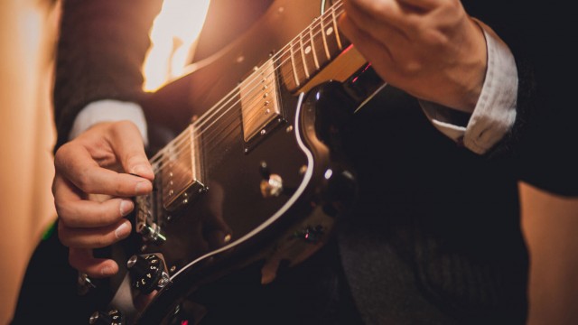 Watch Learn Chicago Blues Guitar With 6 Great Masters! Online