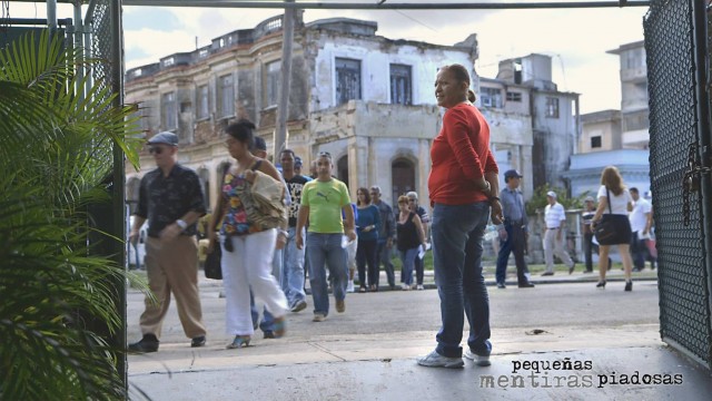 Watch Pequenas mentiras piadosas LAS Online