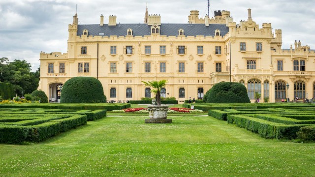 Watch Lednice - Czech Republic Online