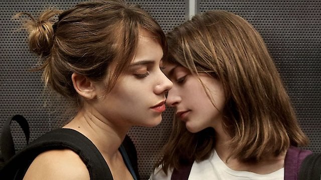 Watch Joven y Alocada Online