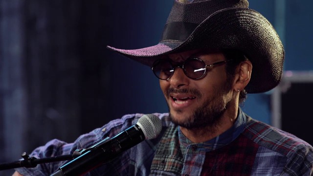 Watch A Tiny Audience: Draco Rosa Online
