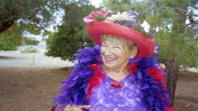 Watch Very Senior Online