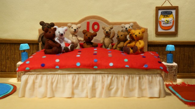 Watch Ten in the Bed Online