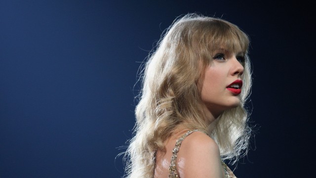 Watch Taylor Swift: America's Sweetheart Online
