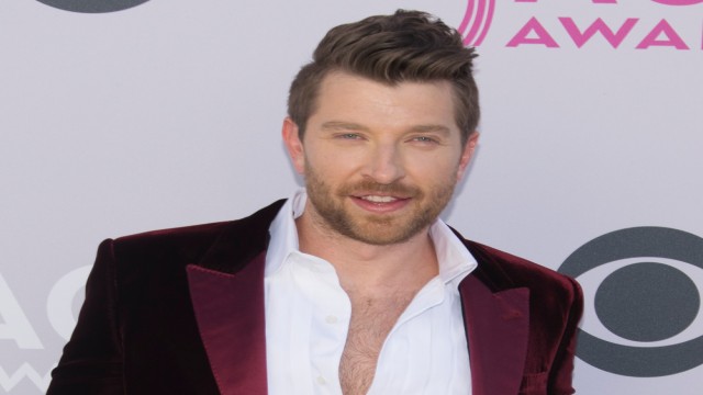 Watch Brett Eldredge - Kickin' It With Kix Online