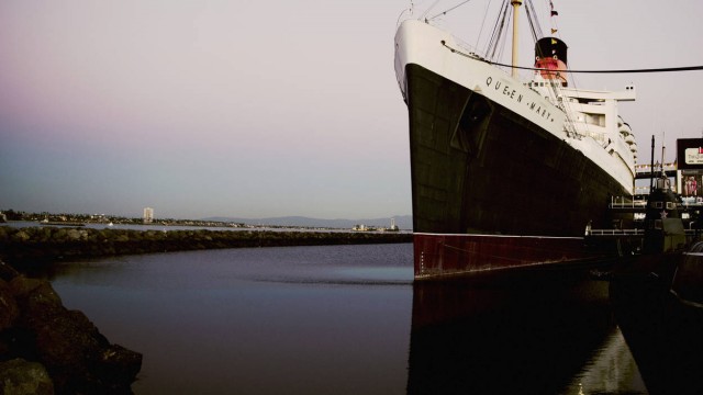 Watch Mighty Ship at War: Queen Mary Online