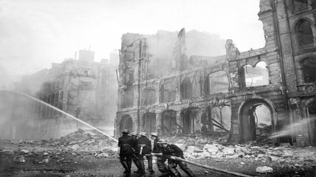 Watch London Under Nazi Siege: WWII Blitz Online