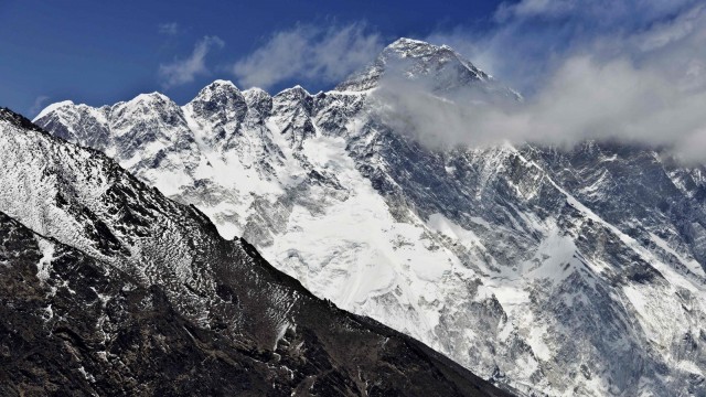 Watch Mount Everest: The Peak of Mankind Online