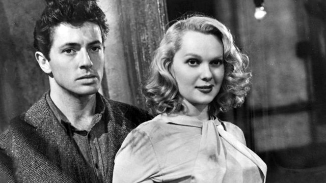 Watch Edge of Doom Online