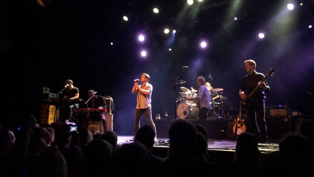 Watch Mike And The Mechanics - Berlin Live Online
