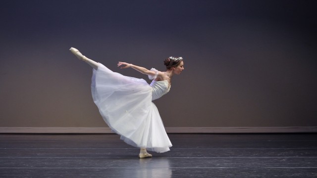 Watch 4 Dancers' Dreams Online