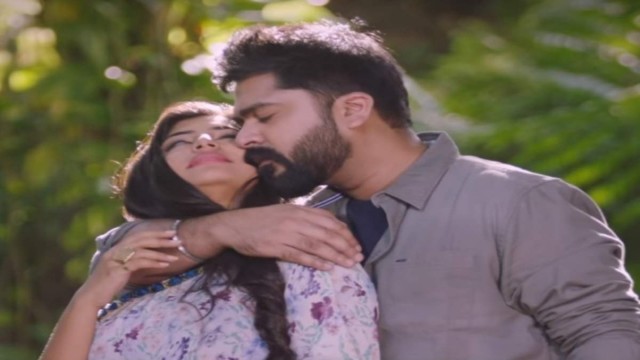 Watch Achcham Yenbadhu Madamaiyada Online