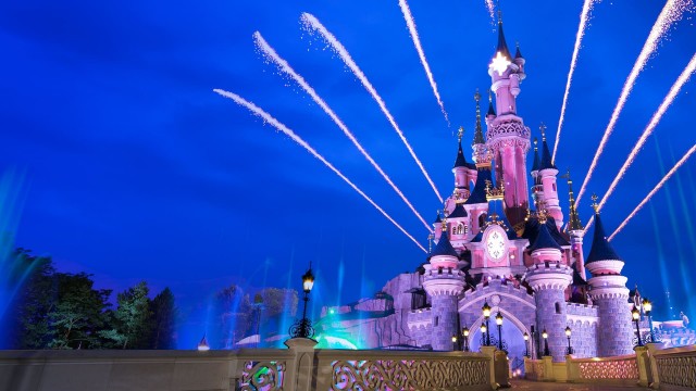 Watch Disney Illuminations Firework Show Disneyland Paris Online
