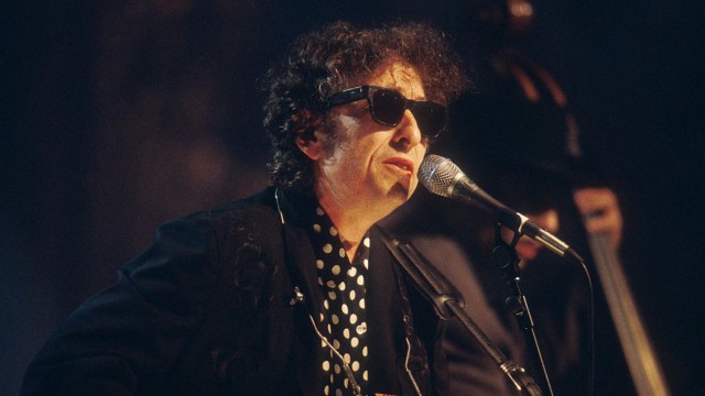 Watch Bob Dylan: MTV Unplugged Online