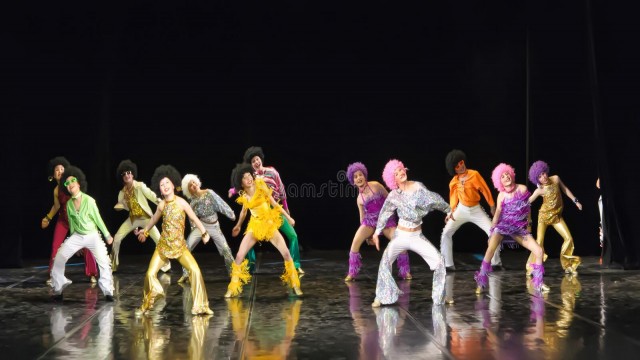 Watch Dancing in the Street Online