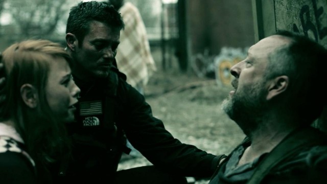 Watch Zombie Warz: Falls The Shadow Online