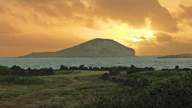 Watch Kawika Kahiapo Ke Kani Mo'olelo Online