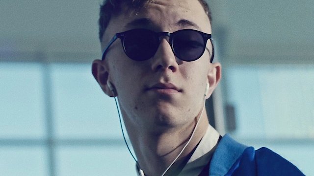 Watch Simon Calls Online