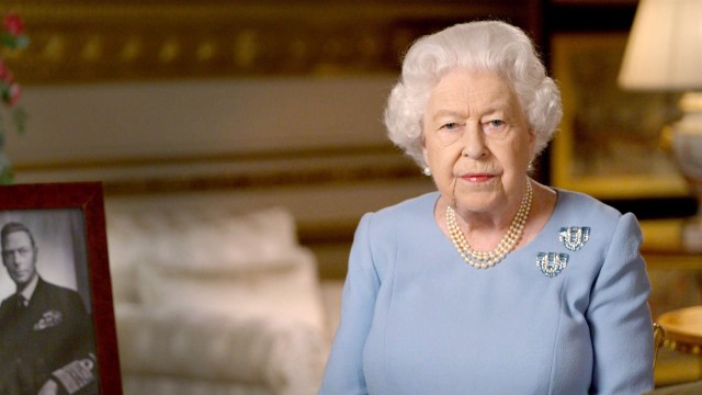 Watch Elizabeth Windsor Online