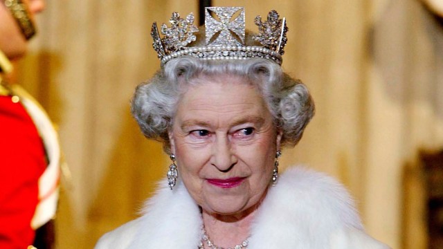 Watch Queen and the Crown Online