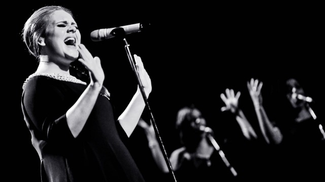 Watch 30 Greatest Moments: Adele Online