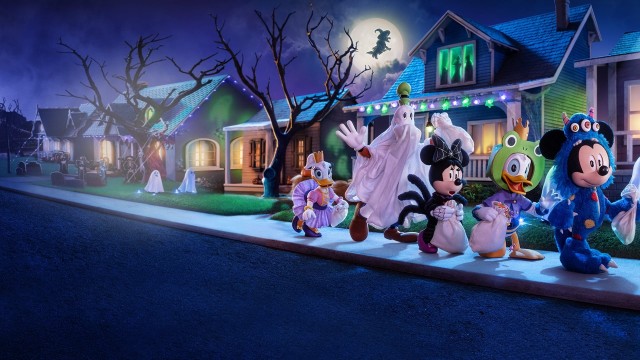 Watch Mickey and Friends Trick or Treats Online