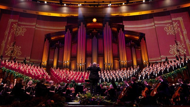 Watch Season of Light Christmas with The Tabernacle Choir Online