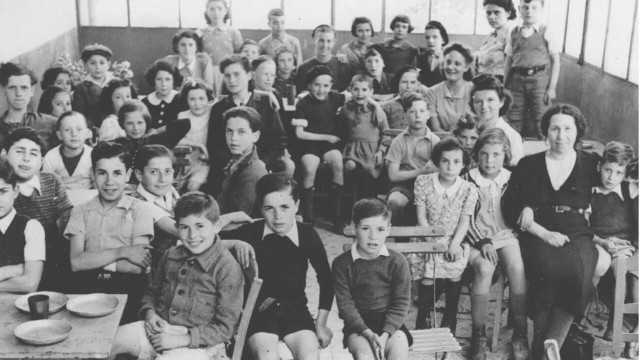 Watch Jews In Vichy: From Exclusion To Deportation Online