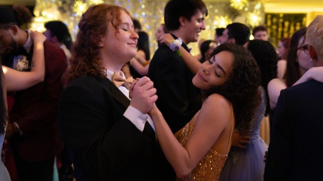 Watch Prom Dates Online