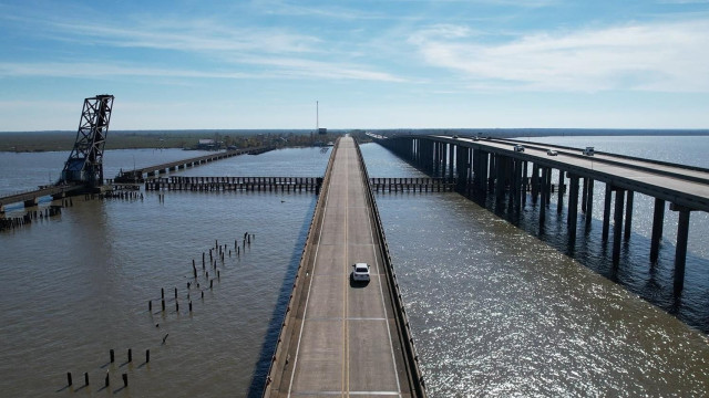 Watch American Highway Online