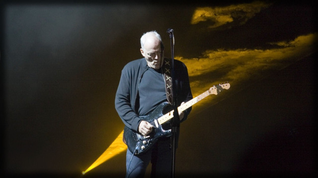 Watch David Gilmour: Remember That Night Online